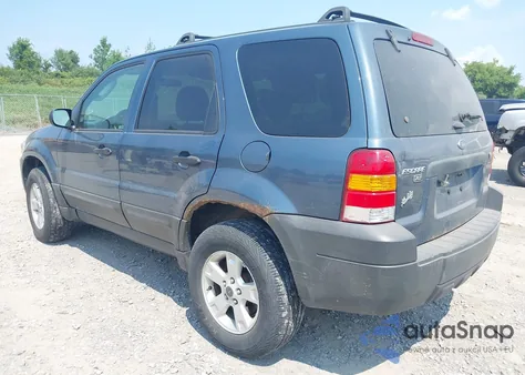2005 Ford Escape Xlt z USA, uszkodzony, nr VIN 1FMYU931X5KD76342
